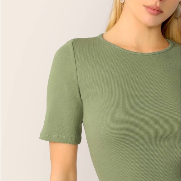 SHEIN Solid Slim Fitted Rib-knit Tee - Picture 4 of 7